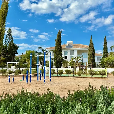 Nissi Escape - Short Walk To The *